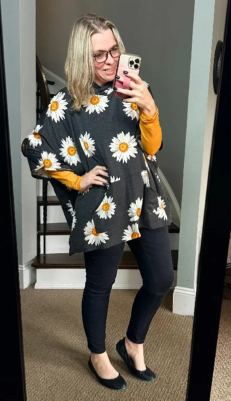 Special Promotion Daisy Plus Size Poncho with Hood